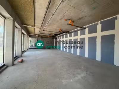 Vente local commercial 128m² brut de béton Angers