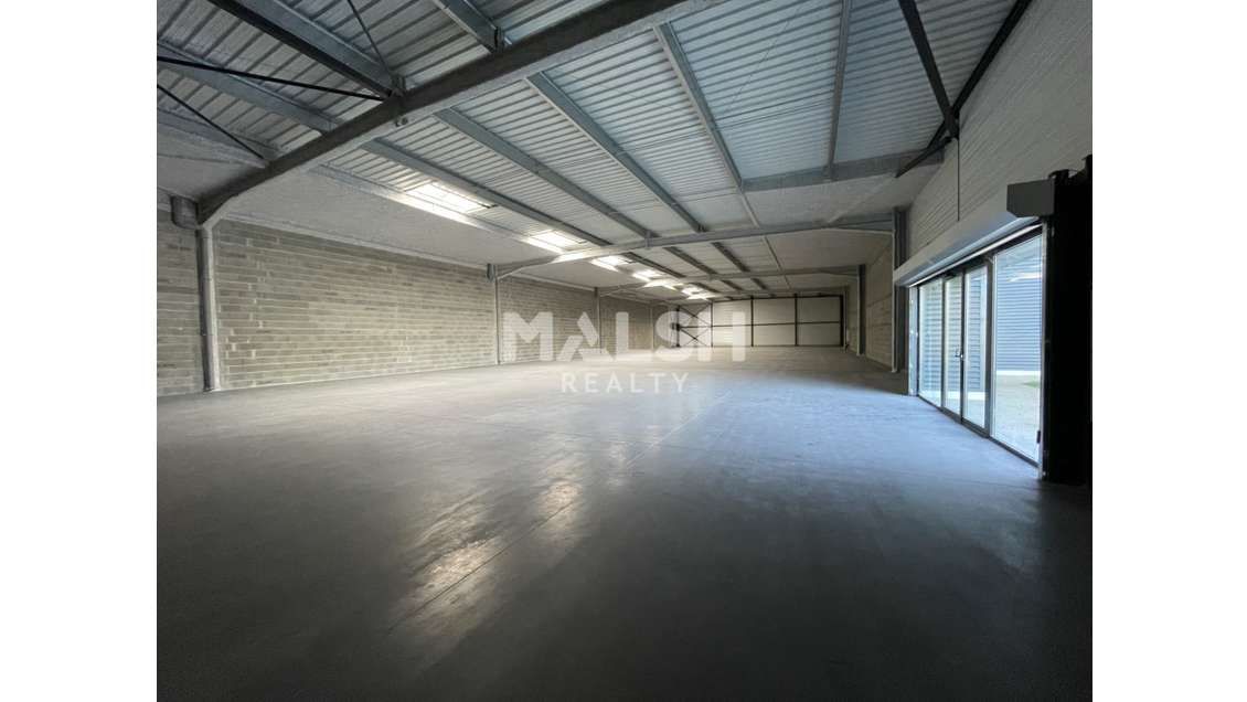 A vendre ou louer local commercial 1147m² à Anse