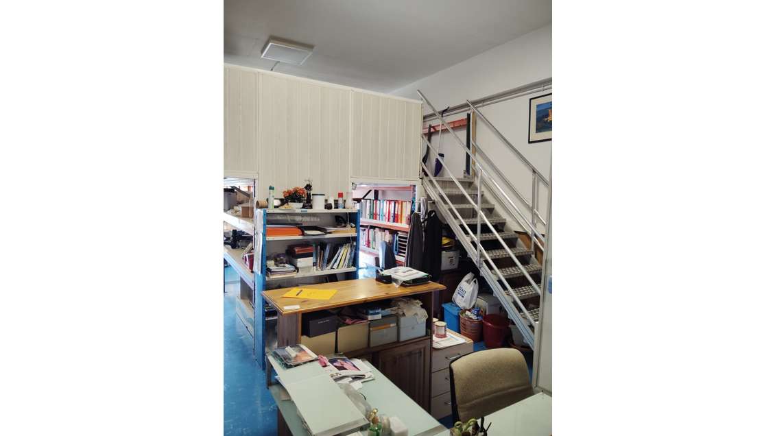 Vente local 110m² + mezzanines à Antibes Nord A8