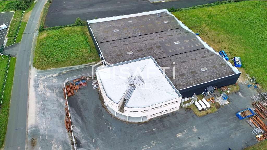 Vente local industriel avec terrain à Ardentes