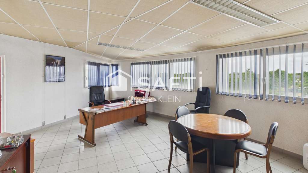 Vente local industriel avec terrain à Ardentes