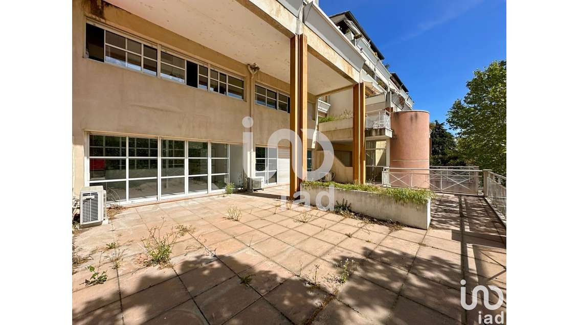 Murs commerciaux à Arles