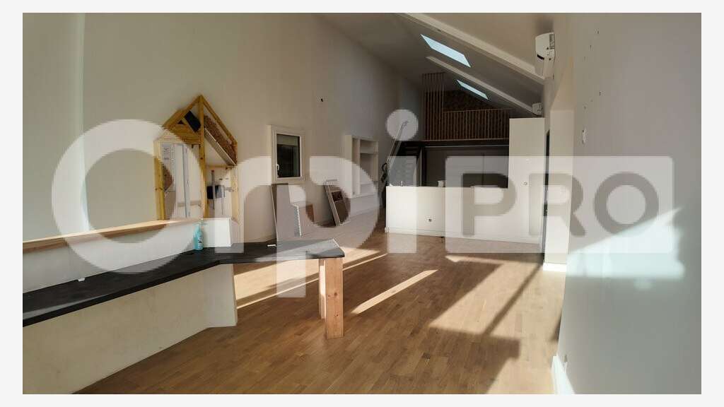 Bâtiment de 2 locaux 440m² à vendre à Arras
