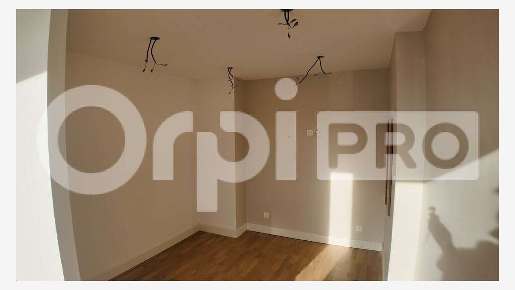 Bâtiment de 2 locaux 440m² à vendre à Arras