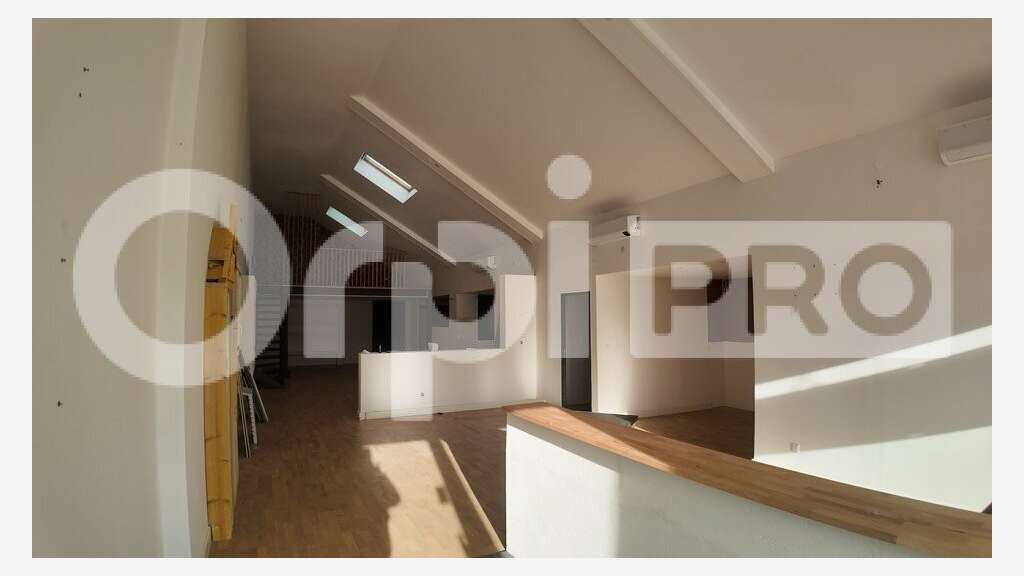 Bâtiment de 2 locaux 440m² à vendre à Arras