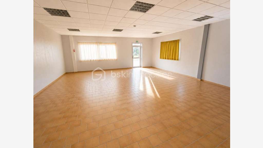 Local 170m² avec fort potentiel à Athée-sur-Cher