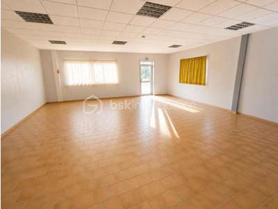 Local 170m² avec fort potentiel à Athée-sur-Cher