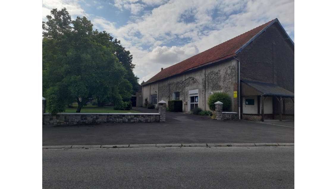 Vente superbe bâtiment ancien Aubencheul-aux-Bois