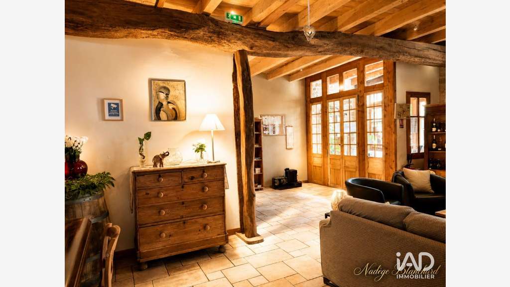 Vente murs commerciaux hôtel de 702m² à Aulnay