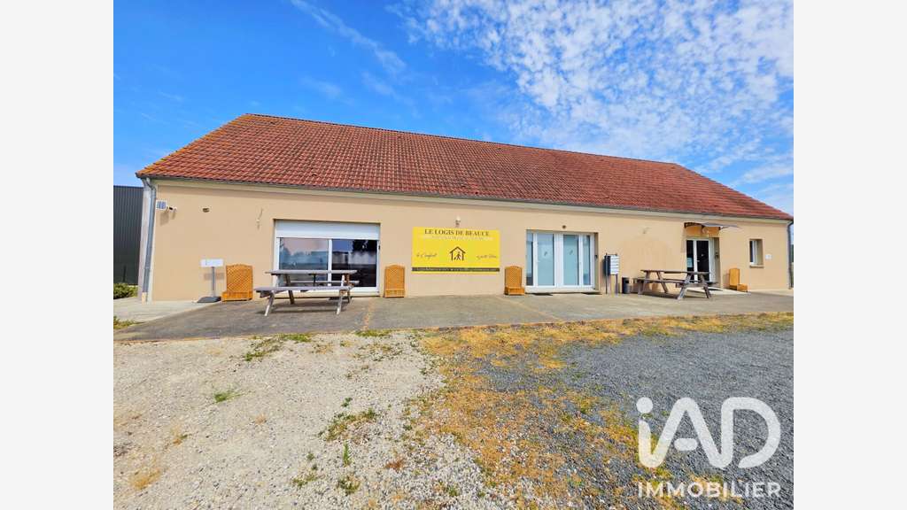 Vente ensemble immobilier de 218m² à Auneau