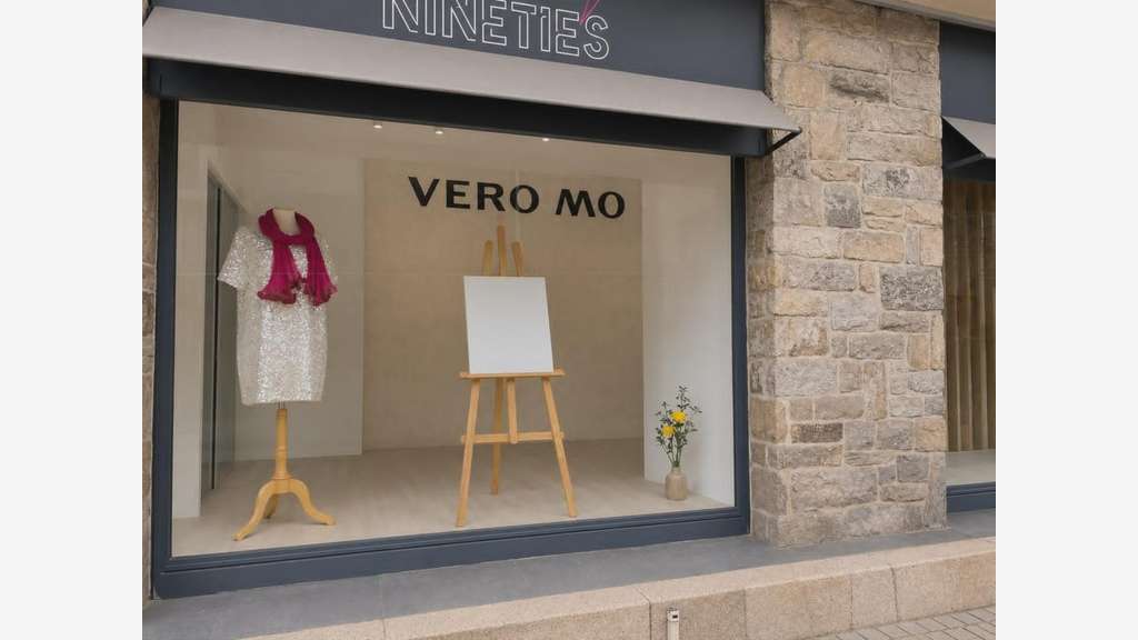 LOCAL COMMERCIAL À VENDRE - EMPLACEMENT N°1 À AU