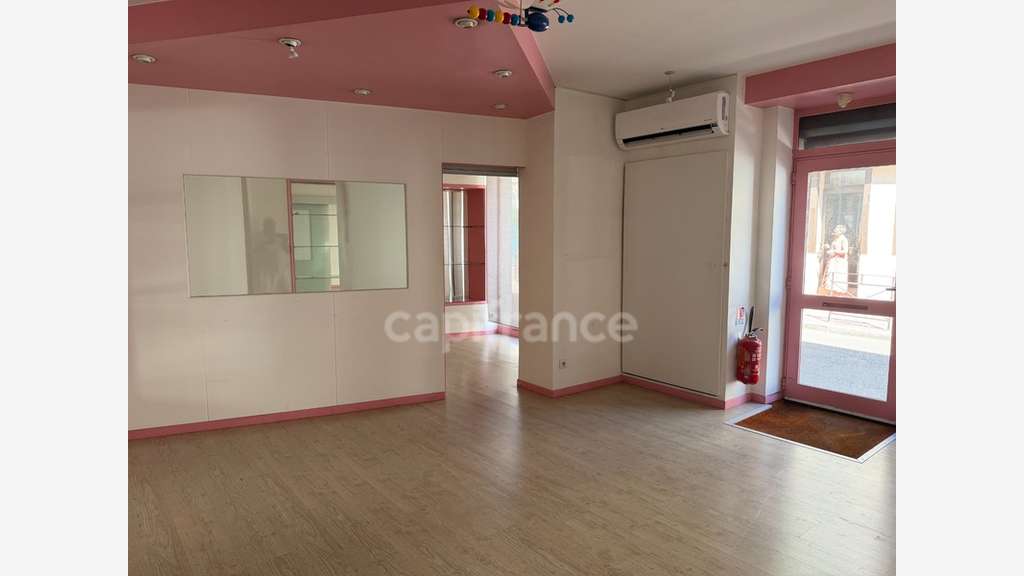Local/bureau plus studio à vendre à Auxerre (89)