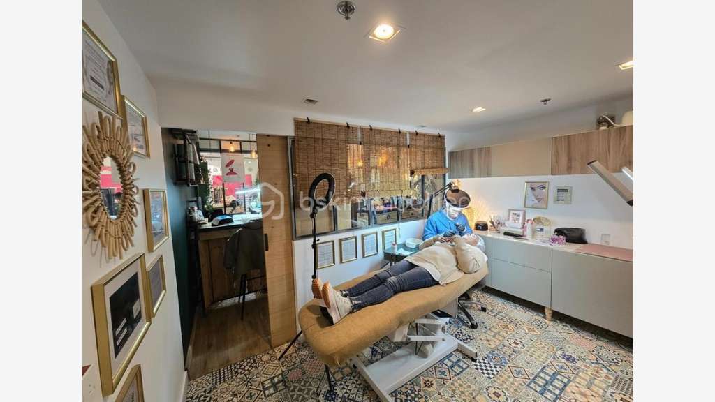 Local très bien placé 33m² à Avignon Cap Sud