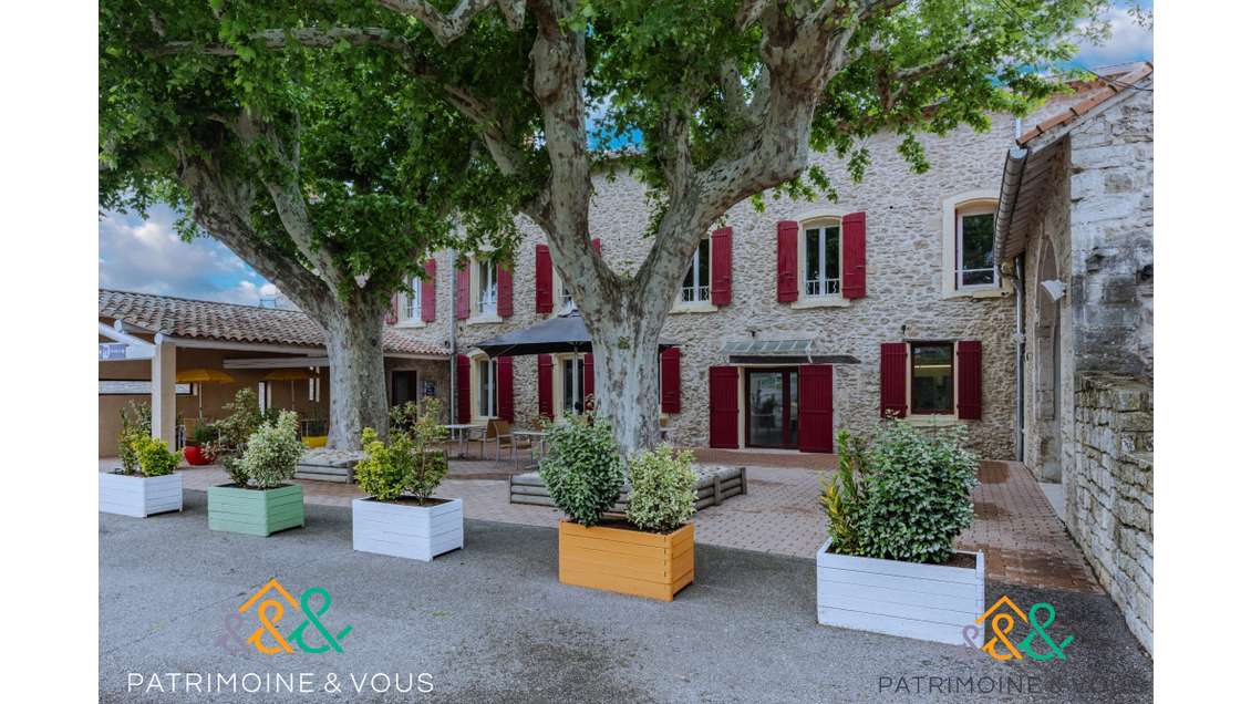 Exceptionnel : Propriété Appart hôtel + salles de