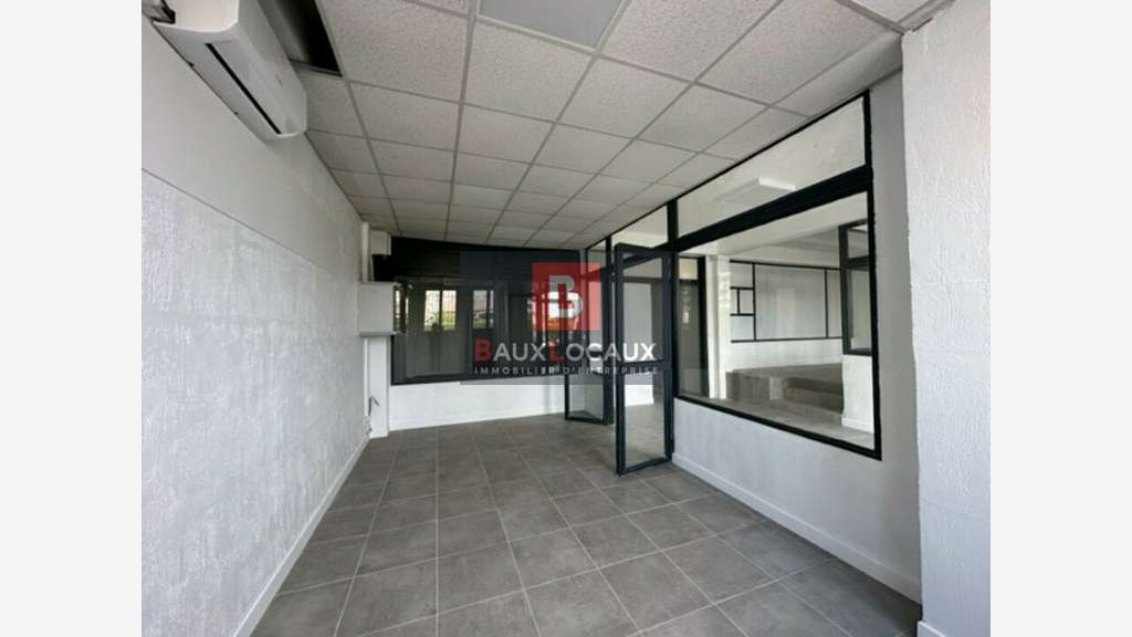 Vente local commercial 296m² Avignon Fontcouverte