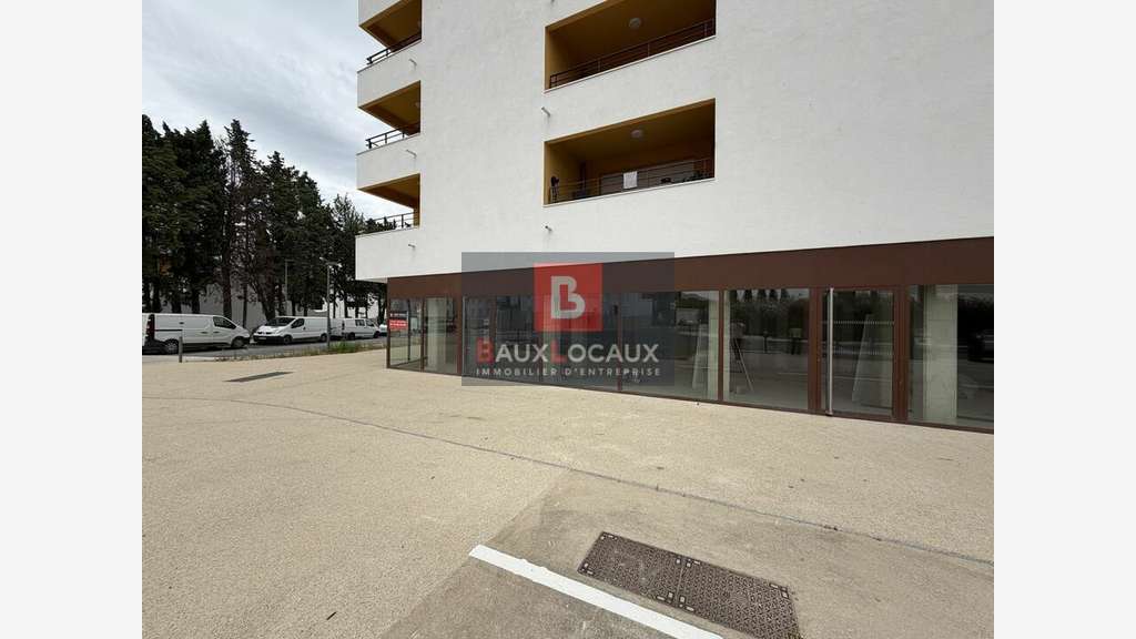 Local commercial neuf de 109m² à vendre à Avignon 