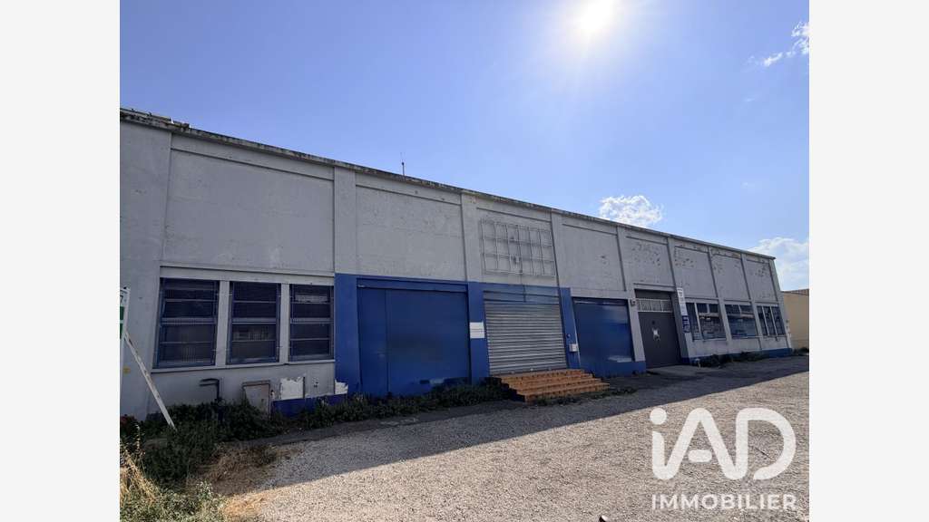 AV bâtiment industriel 2200m² à Avignon Montfavet