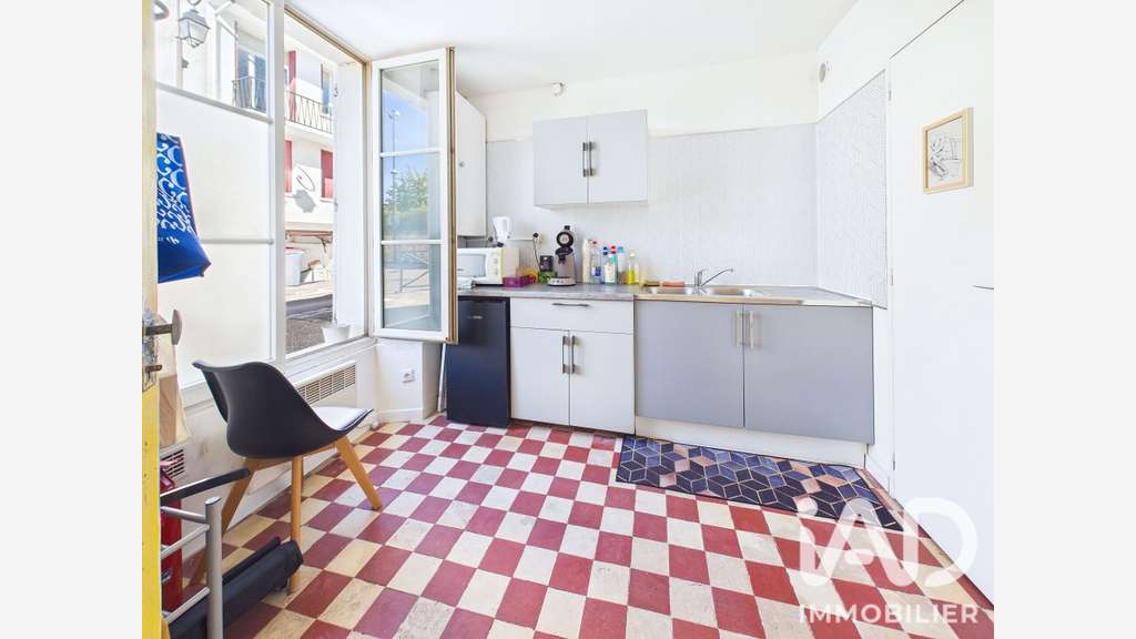 Vente local activité bureaux 36m² en angle à Avon