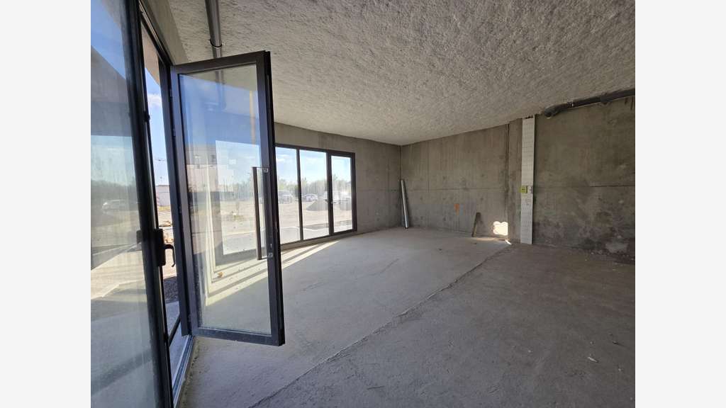 A VENDRE LOCAL COMMERCIAL NEUF