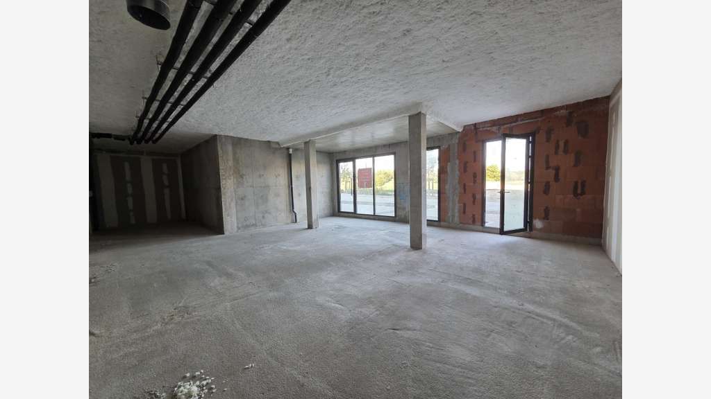 A VENDRE LOCAL COMMERCIAL NEUF
