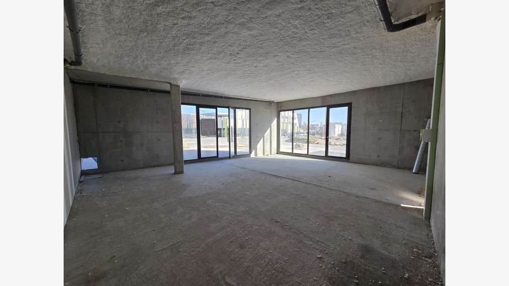 LOCAL COMMERCIAL A VENDRE proche ANGERS