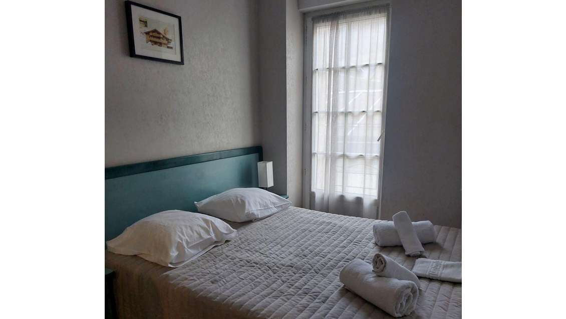 Vente murs commerciaux hôtel à Bagnères