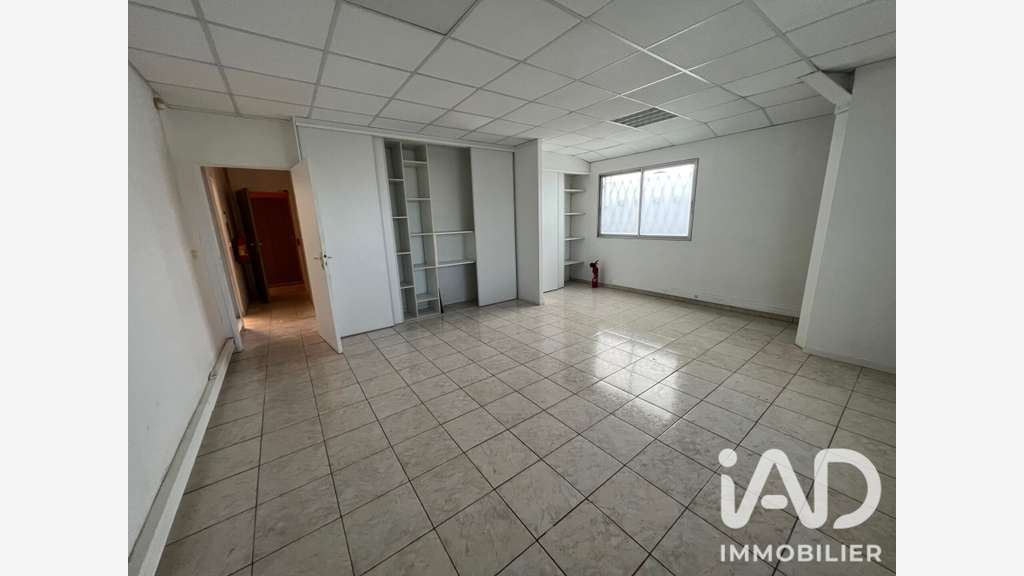 Vente local commercial à Baie-Mahault Jarry 
