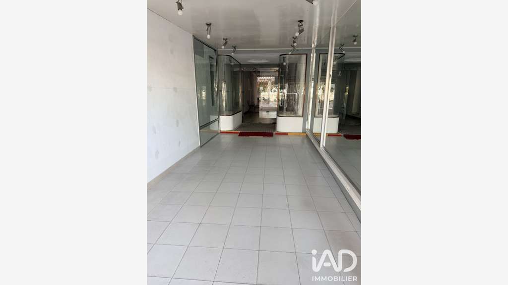 Vente local commercial de 37m² sur port de Bandol