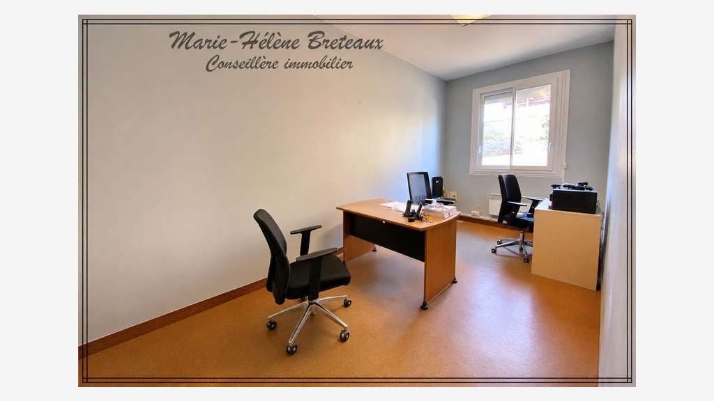 Local 1880m² à vendre zone classée ZRR à Barbaste