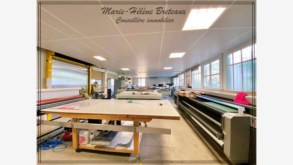 Local 1880m² à vendre zone classée ZRR à Barbaste