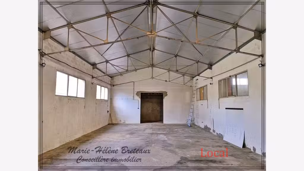 Local 1880m² à vendre zone classée ZRR à Barbaste