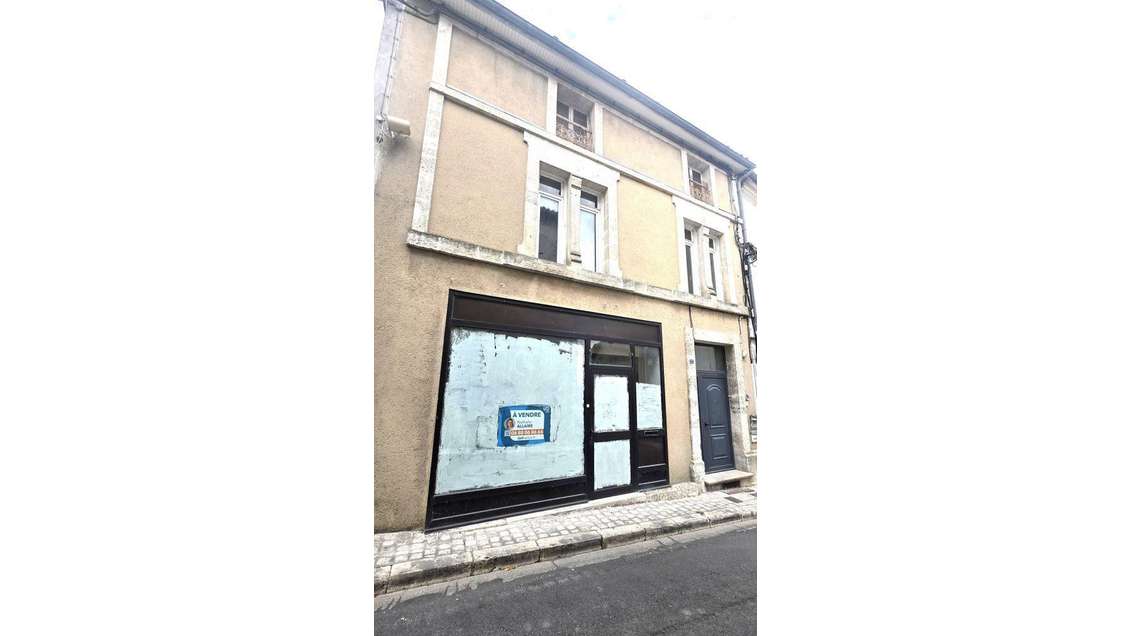 Vente murs commerciaux 200m² à Barbezieux 