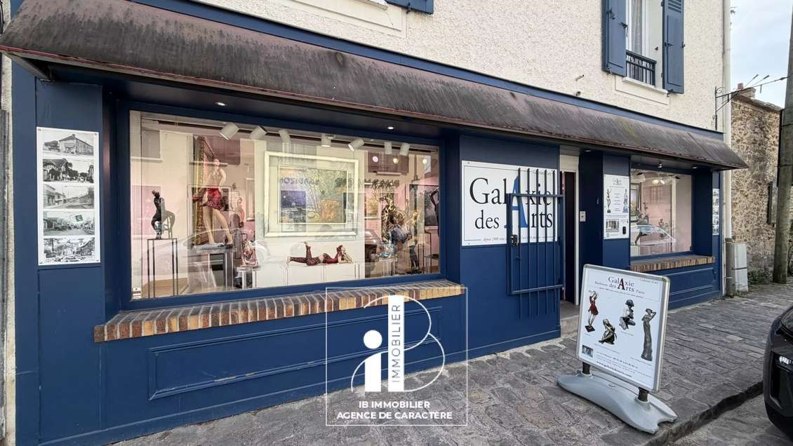 Boutique 35m² emplacement N°1 à Barbizon