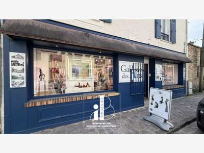 Boutique 35m² emplacement N°1 à Barbizon