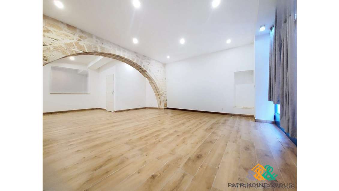 Vente local commercial 60m² prox mairie Beaucaire