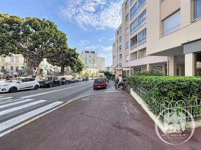 MURS COMMERCIAUX - BEAULIEU SUR MER - 89M2 -