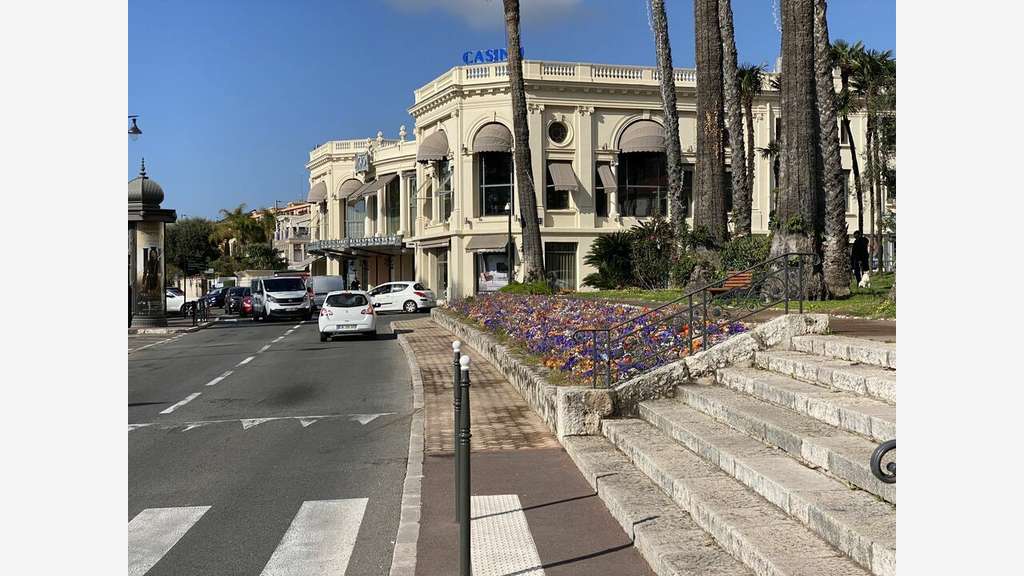 A VENDRE MURS OCCUPÉS BEAULIEU SUR MER