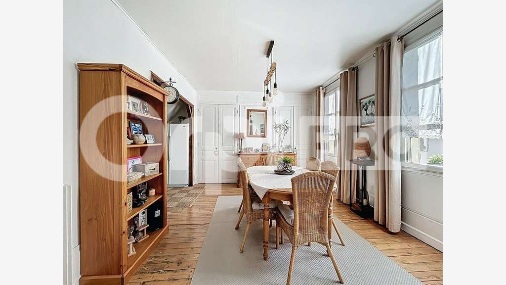 Vente local commercial + habitation 467m² Beauvais
