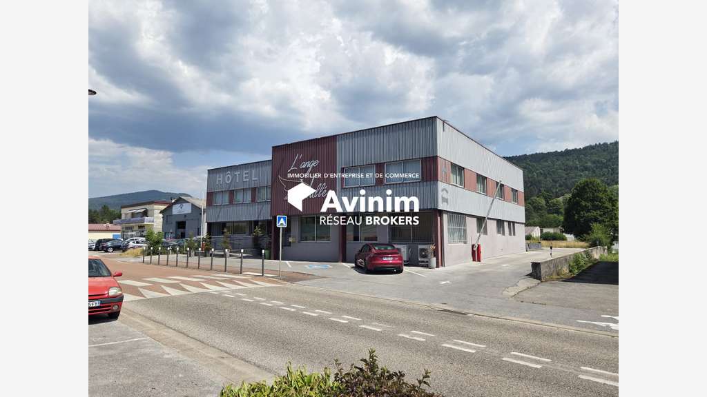 Investissement hôtelier – murs commerciaux loués  