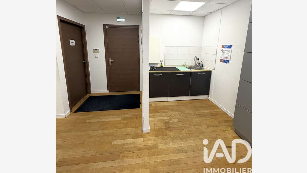 Vente local commercial 121m² à Besançon