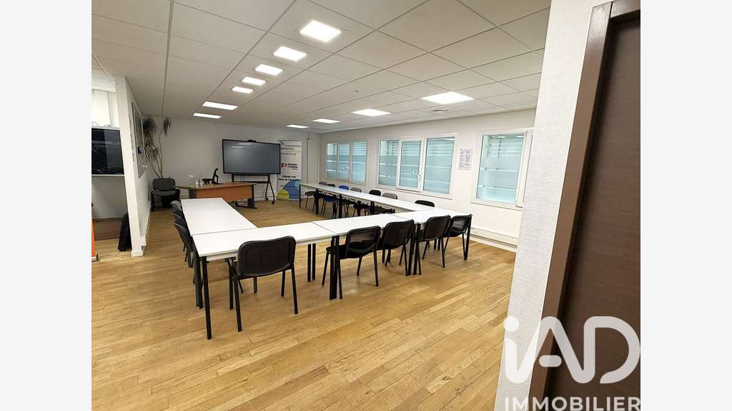Vente local commercial 121m² à Besançon