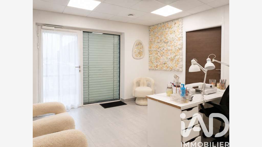 Vente local commercial 121m² à Besançon