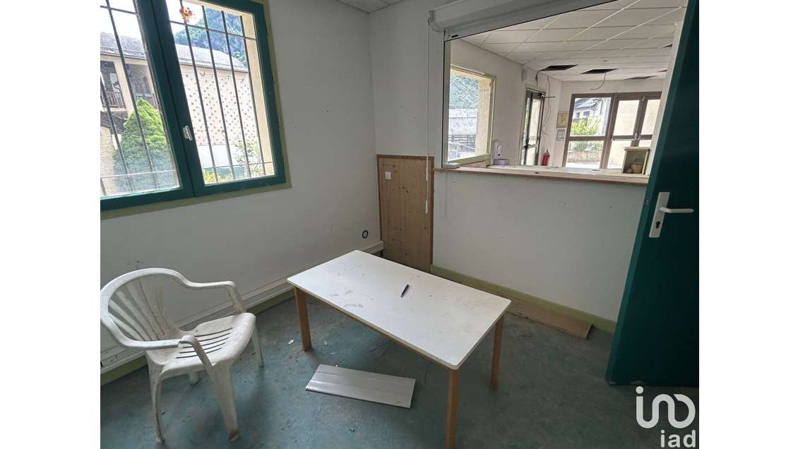 Local commercial à Bielle