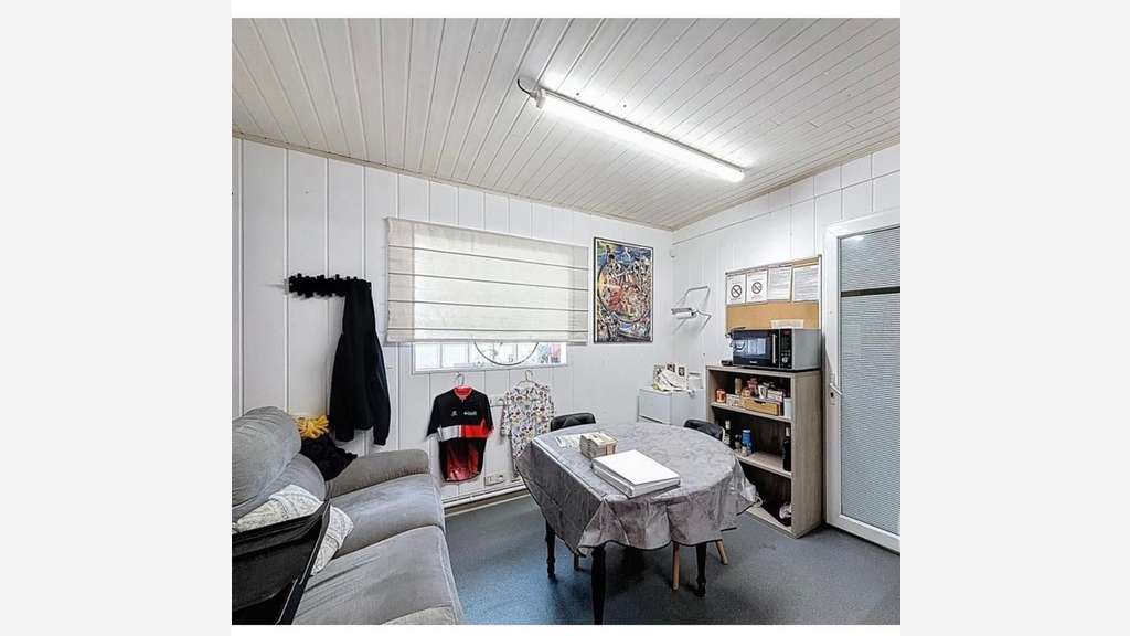 A vendre murs commerciaux libres 81m² à Biganos