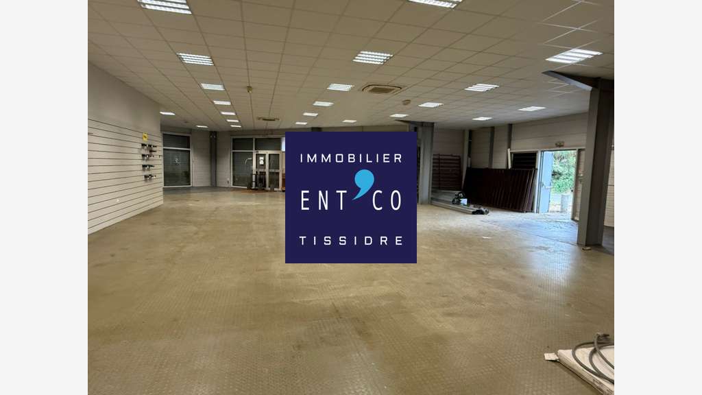Local Commercial à Louer - Espace Moderne et Convi