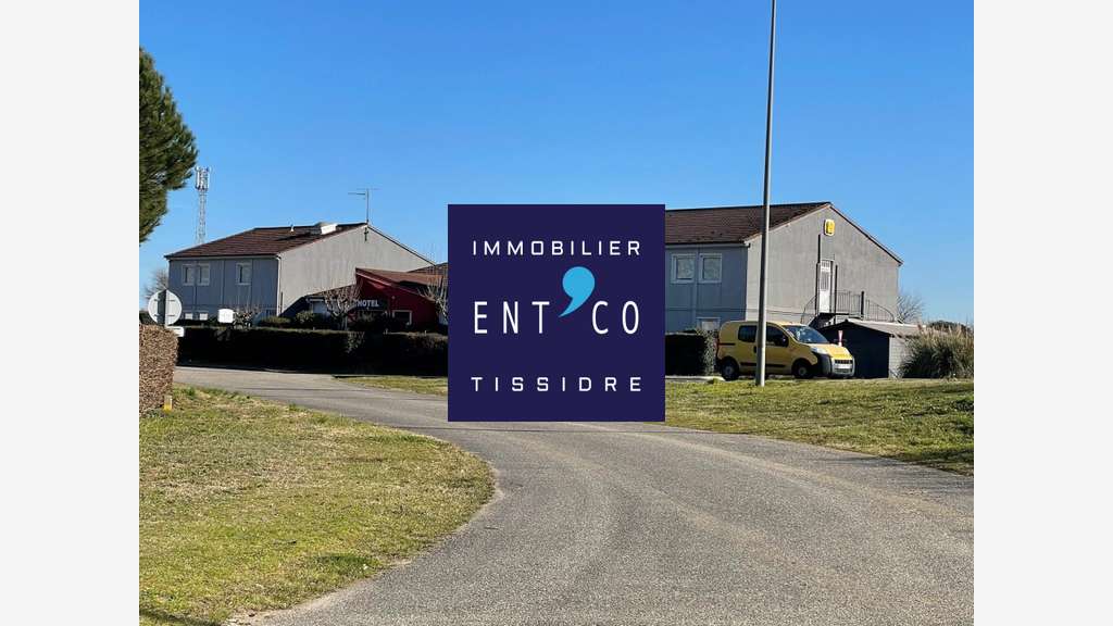 AGEN - MURS COMMERCIAUX AVEC TERRAIN