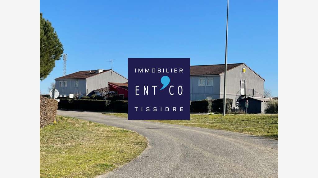 AGEN - MURS COMMERCIAUX AVEC TERRAIN
