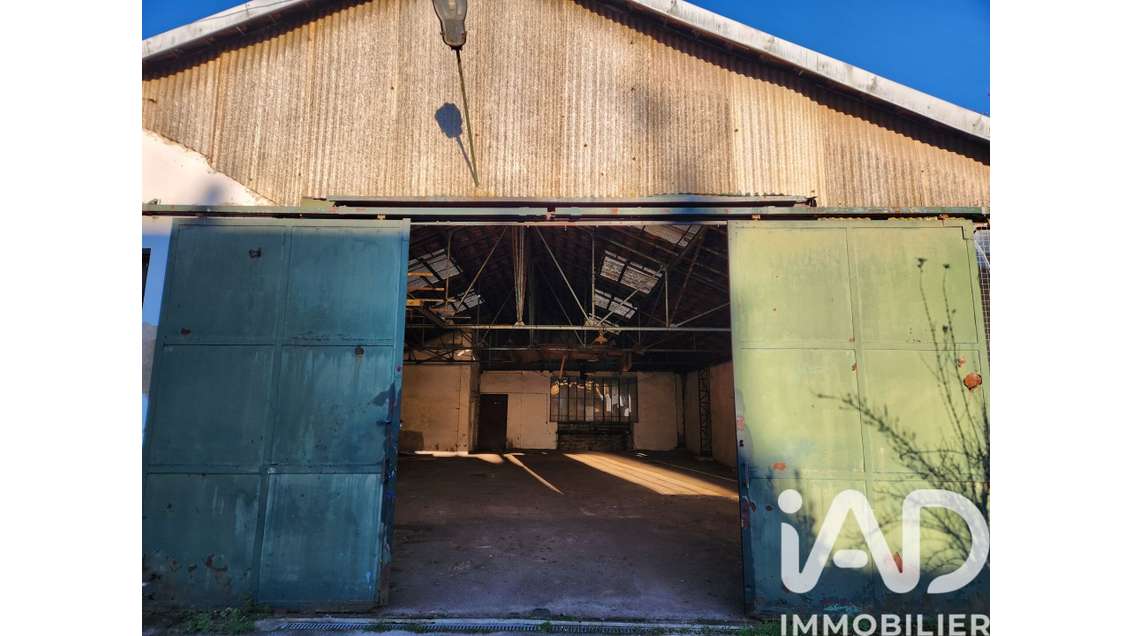 Vente bâtiment sur terrain 670m² à Bogny-sur-Meuse