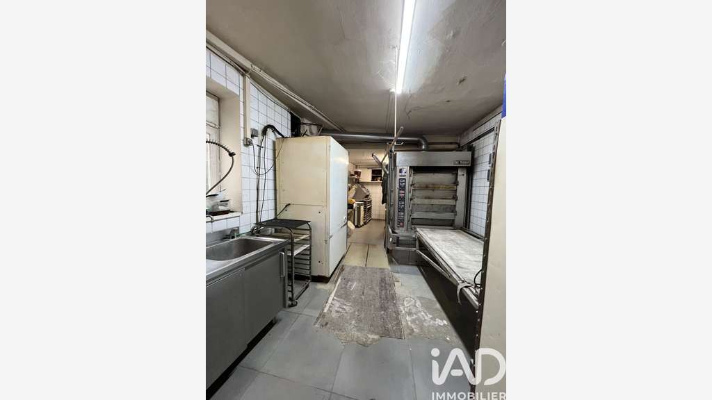 Vente local commercial libre de 180m² à Bolbec