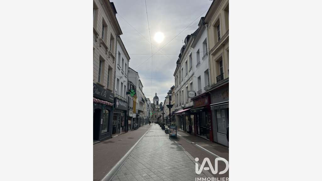 Vente local commercial libre de 180m² à Bolbec